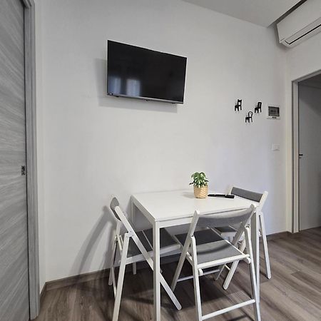 Villa Nerina Apartment ลินญาโน ซับเบียโดโร ภายนอก รูปภาพ